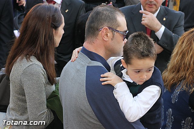 Centenares de personas ofrecen miles de flores a la patrona Santa Eulalia en la tradicional ofrenda 2013 - 326