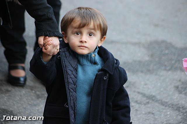 Centenares de personas ofrecen miles de flores a la patrona Santa Eulalia en la tradicional ofrenda 2013 - 330