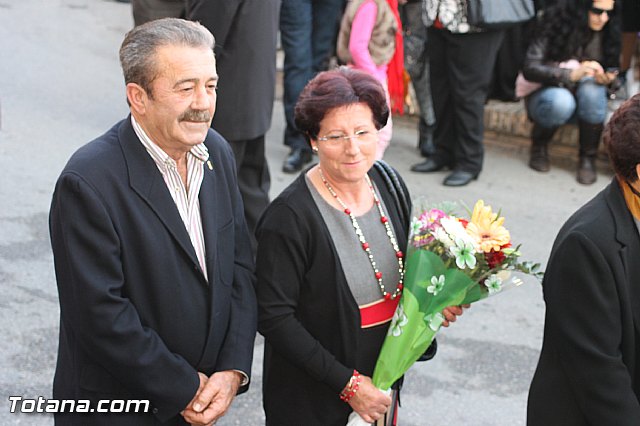 Centenares de personas ofrecen miles de flores a la patrona Santa Eulalia en la tradicional ofrenda 2013 - 336