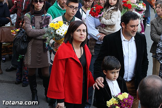 Centenares de personas ofrecen miles de flores a la patrona Santa Eulalia en la tradicional ofrenda 2013 - 338