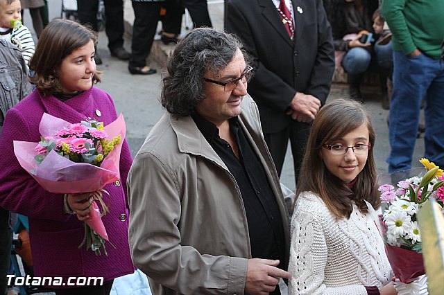Centenares de personas ofrecen miles de flores a la patrona Santa Eulalia en la tradicional ofrenda 2013 - 378