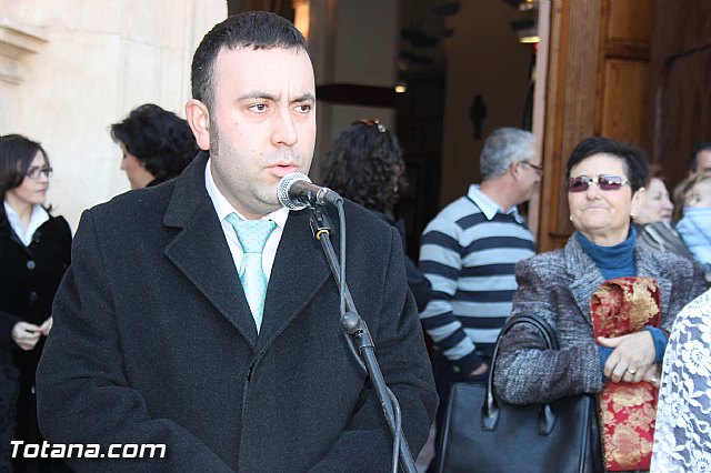 Centenares de personas ofrecen miles de flores a la patrona Santa Eulalia en la tradicional ofrenda 2013 - 478