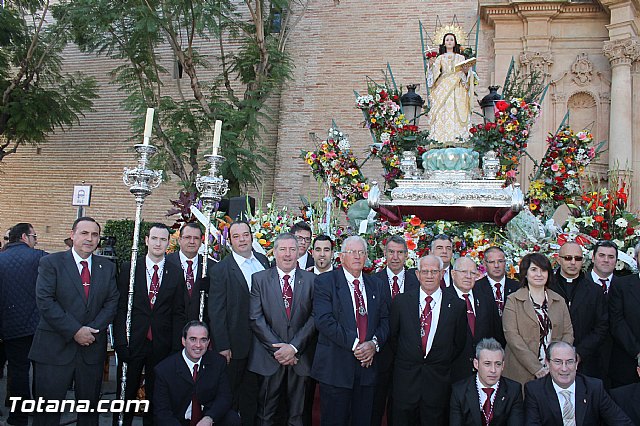 Centenares de personas ofrecen miles de flores a la patrona Santa Eulalia en la tradicional ofrenda 2013 - 482