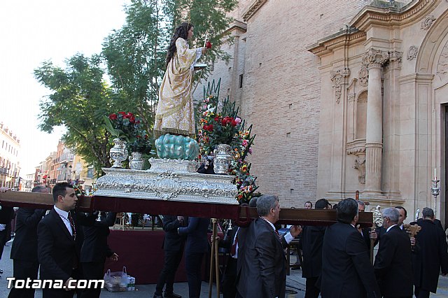 Centenares de personas ofrecen miles de flores a la patrona Santa Eulalia en la tradicional ofrenda 2013 - 491