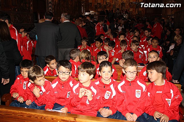 Escuela de ftbol - Ofrenda floral a Santa Eulalia 2011 - 1