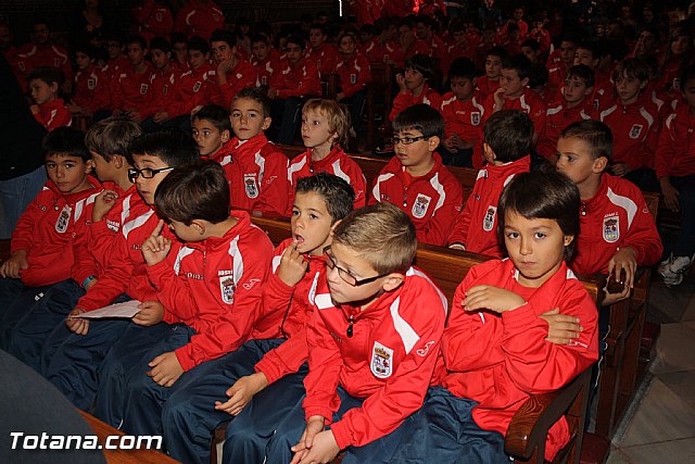Escuela de ftbol - Ofrenda floral a Santa Eulalia 2011 - 4