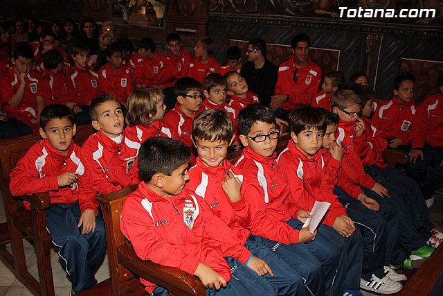 Escuela de ftbol - Ofrenda floral a Santa Eulalia 2011 - 7