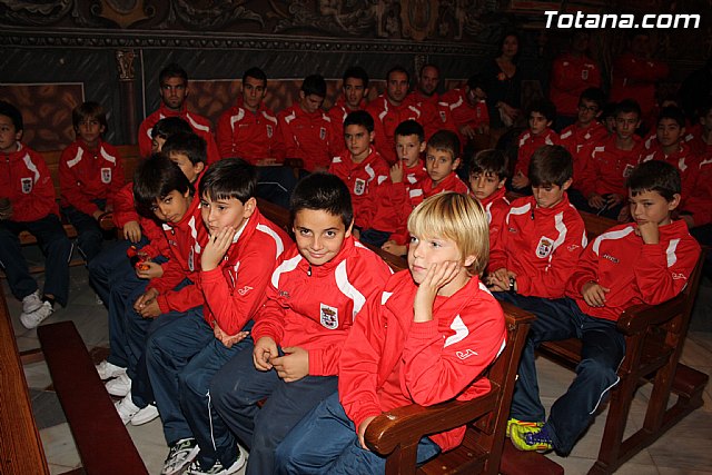 Escuela de ftbol - Ofrenda floral a Santa Eulalia 2011 - 8