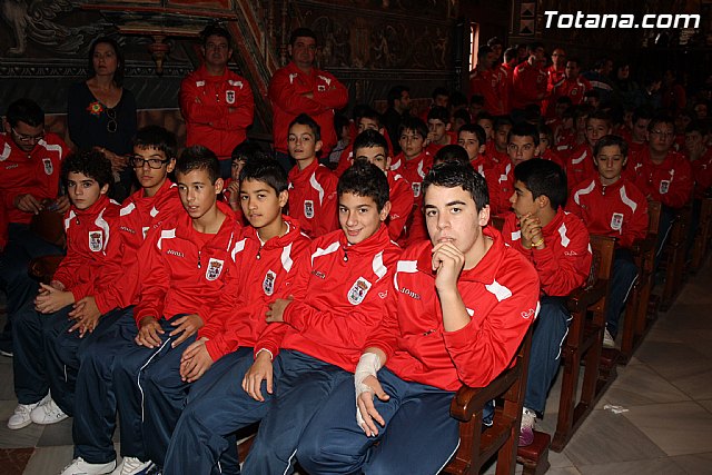 Escuela de ftbol - Ofrenda floral a Santa Eulalia 2011 - 9