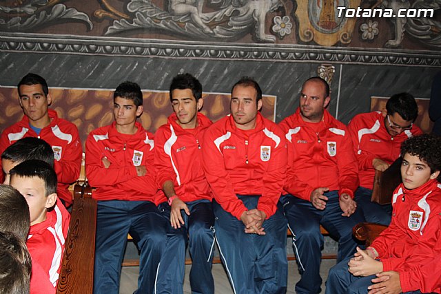 Escuela de ftbol - Ofrenda floral a Santa Eulalia 2011 - 10