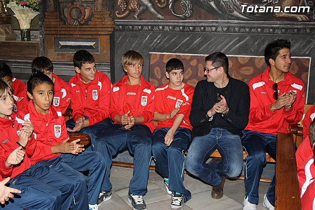 Escuela de ftbol - Ofrenda floral a Santa Eulalia 2011 - 11