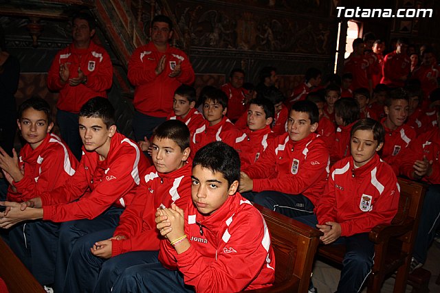 Escuela de ftbol - Ofrenda floral a Santa Eulalia 2011 - 13