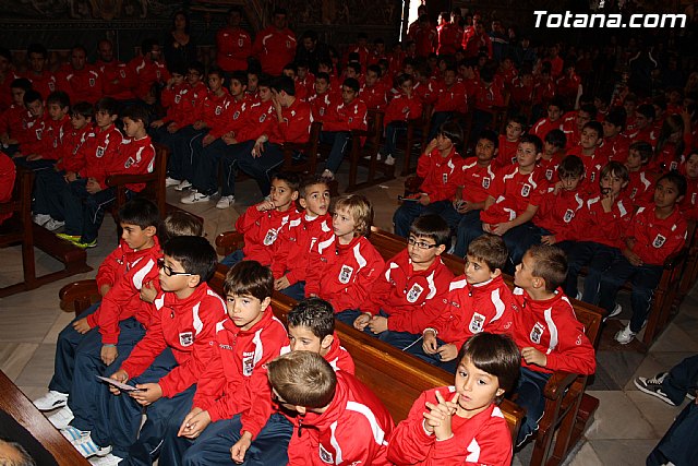 Escuela de ftbol - Ofrenda floral a Santa Eulalia 2011 - 26