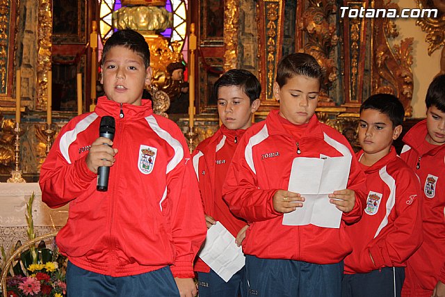 Escuela de ftbol - Ofrenda floral a Santa Eulalia 2011 - 36