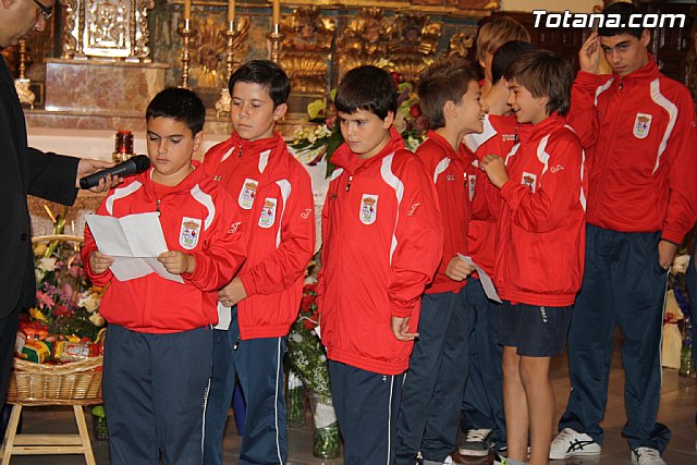 Escuela de ftbol - Ofrenda floral a Santa Eulalia 2011 - 41