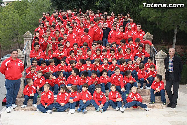 Escuela de ftbol - Ofrenda floral a Santa Eulalia 2011 - 63