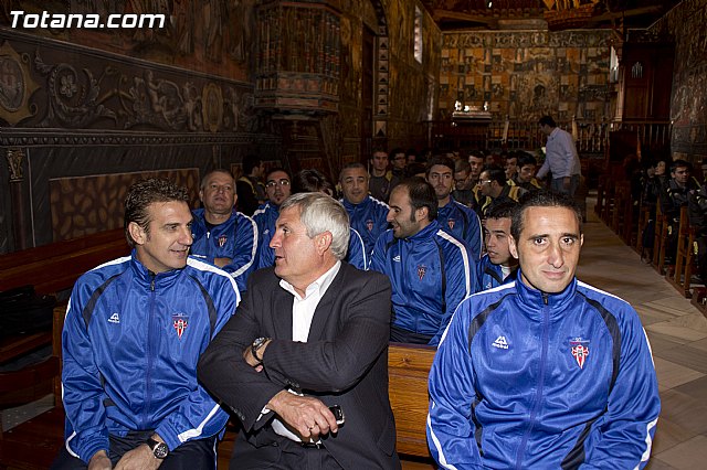 Ofrenda floral a Santa Eulalia. Olmpico de Totana. 2011 - 3