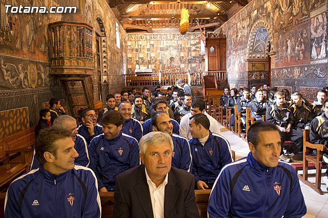 Ofrenda floral a Santa Eulalia. Olmpico de Totana. 2011 - 8