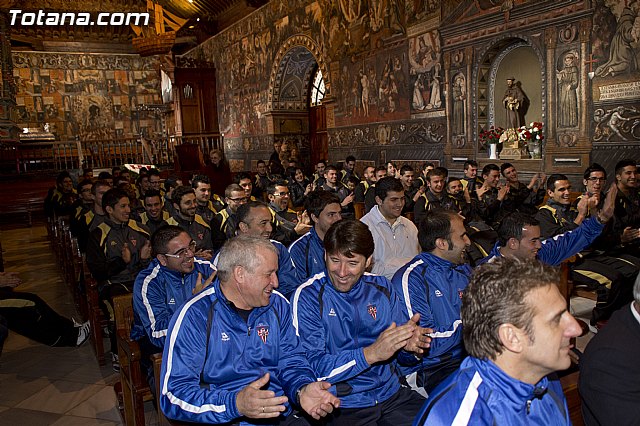 Ofrenda floral a Santa Eulalia. Olmpico de Totana. 2011 - 15