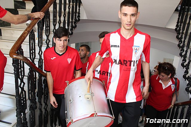 Recepcin institucional al Olmpico de Totana tras su ascenso a Tercera Divisin - 18