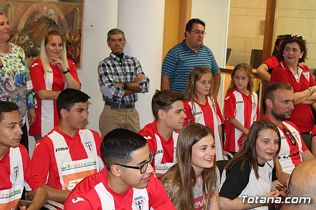 Recepcin institucional al Olmpico de Totana tras su ascenso a Tercera Divisin - 32