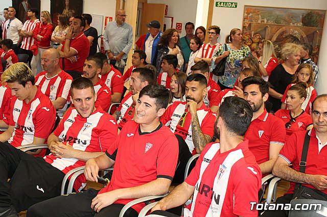 Recepcin institucional al Olmpico de Totana tras su ascenso a Tercera Divisin - 36