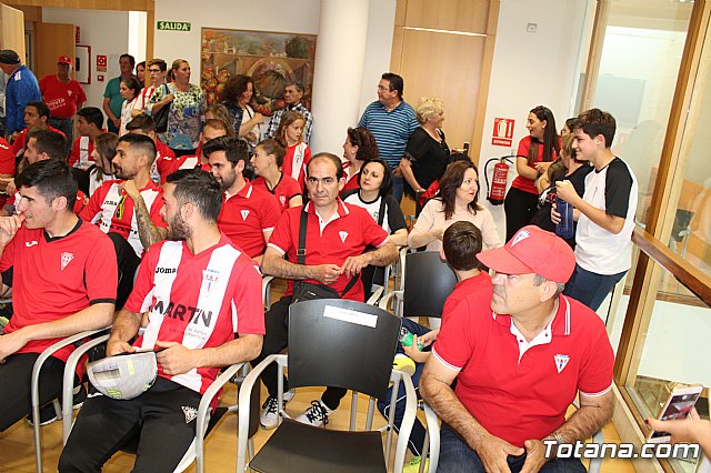 Recepcin institucional al Olmpico de Totana tras su ascenso a Tercera Divisin - 37