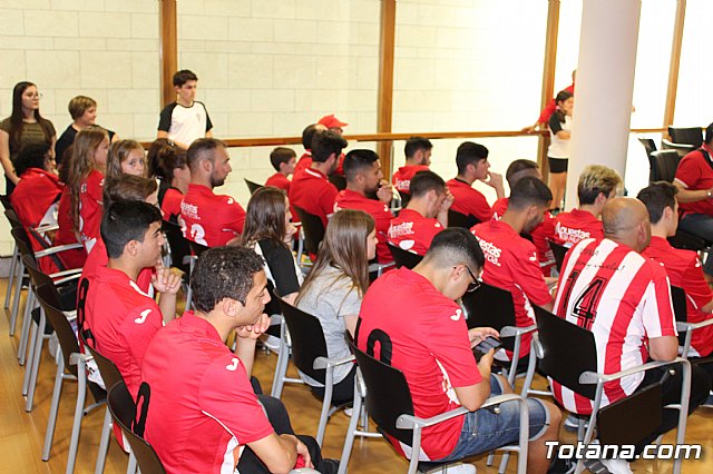 Recepcin institucional al Olmpico de Totana tras su ascenso a Tercera Divisin - 42