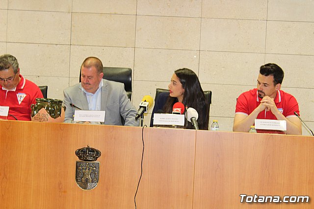 Recepcin institucional al Olmpico de Totana tras su ascenso a Tercera Divisin - 44