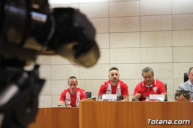 Recepcin institucional al Olmpico de Totana tras su ascenso a Tercera Divisin - 45