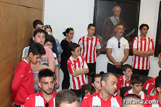 Recepcin institucional al Olmpico de Totana tras su ascenso a Tercera Divisin - 55