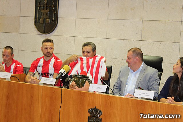 Recepcin institucional al Olmpico de Totana tras su ascenso a Tercera Divisin - 57