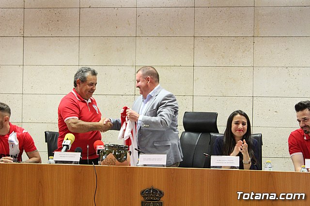 Recepcin institucional al Olmpico de Totana tras su ascenso a Tercera Divisin - 59