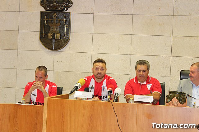 Recepcin institucional al Olmpico de Totana tras su ascenso a Tercera Divisin - 65