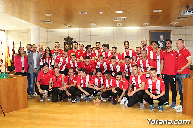 Recepcin institucional al Olmpico de Totana tras su ascenso a Tercera Divisin - 68