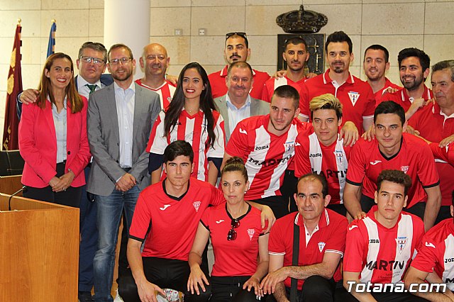 Recepcin institucional al Olmpico de Totana tras su ascenso a Tercera Divisin - 69