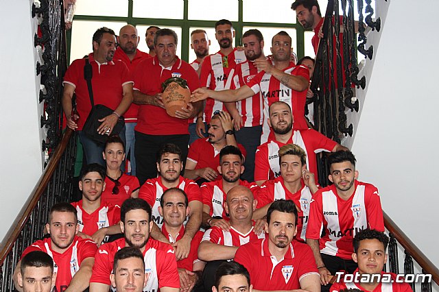 Recepcin institucional al Olmpico de Totana tras su ascenso a Tercera Divisin - 78