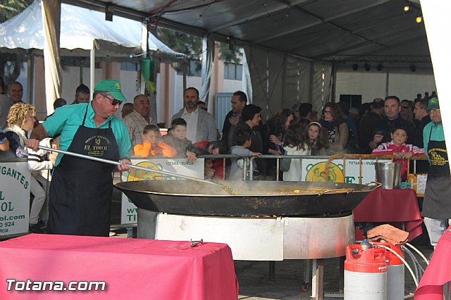 Paella gigante en la Carpa de Noche - Fiestas de Santa Eulalia 2015 - 10