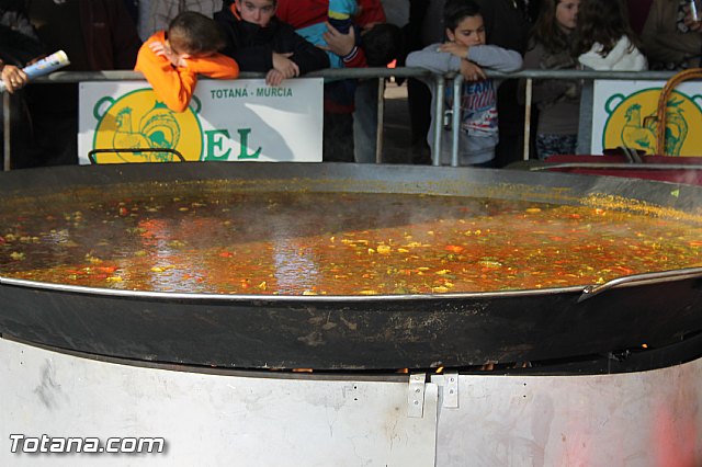 Paella gigante en la Carpa de Noche - Fiestas de Santa Eulalia 2015 - 15
