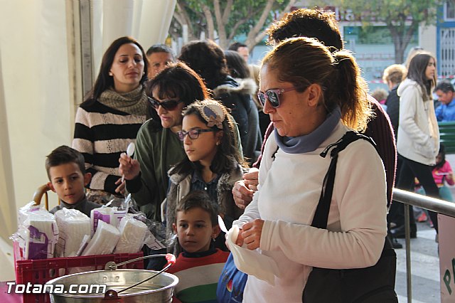 Paella gigante en la Carpa de Noche - Fiestas de Santa Eulalia 2015 - 47