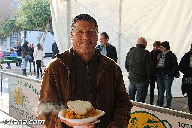 Paella gigante en la Carpa de Noche - Fiestas de Santa Eulalia 2015 - 56