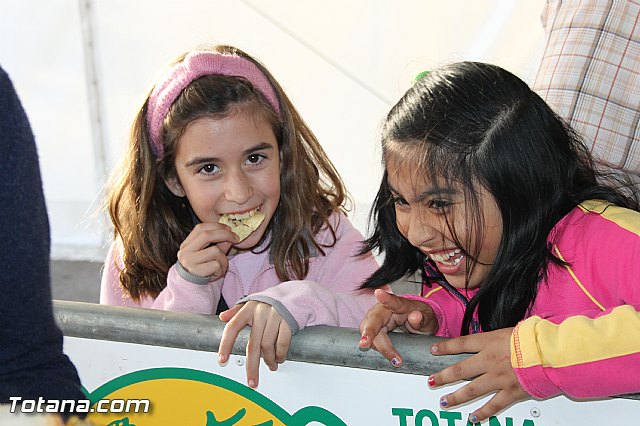 Paella gigante en la Carpa de Noche - Fiestas de Santa Eulalia 2015 - 129
