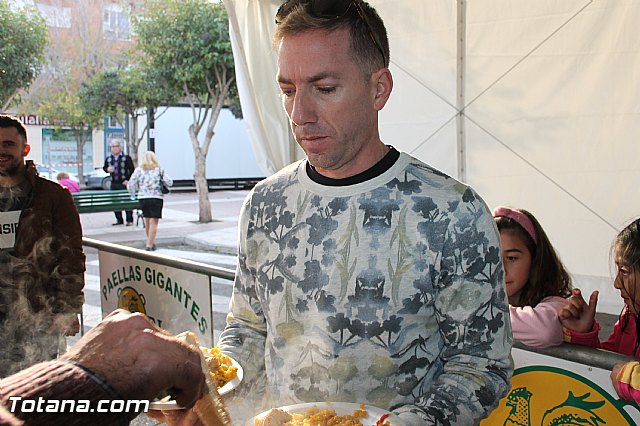 Paella gigante en la Carpa de Noche - Fiestas de Santa Eulalia 2015 - 134