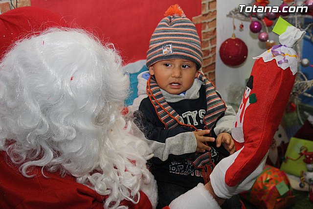 Pap Noel visit Mundo Piatas para recoger las cartas de los ms peques de la casa - 50