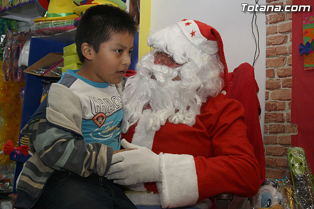 Pap Noel visit Mundo Piatas para recoger las cartas de los ms peques de la casa - 61