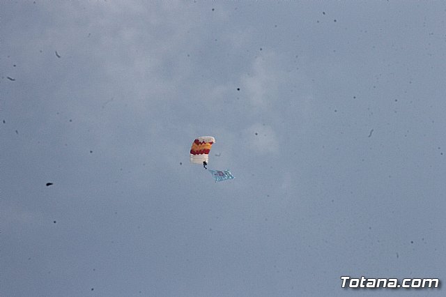 Salto Acrobtico de la Patrulla PAPEA con motivo del Da Mundial de las Lipodistrofias 2018 - 75