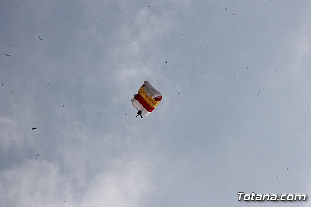 Salto Acrobtico de la Patrulla PAPEA con motivo del Da Mundial de las Lipodistrofias 2018 - 77