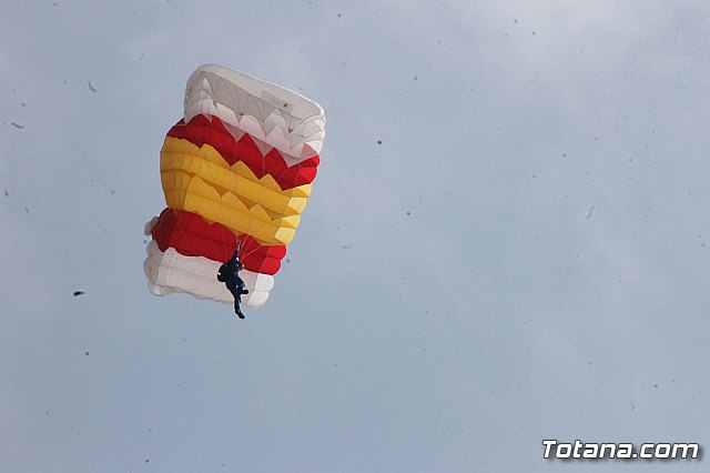Salto Acrobtico de la Patrulla PAPEA con motivo del Da Mundial de las Lipodistrofias 2018 - 81