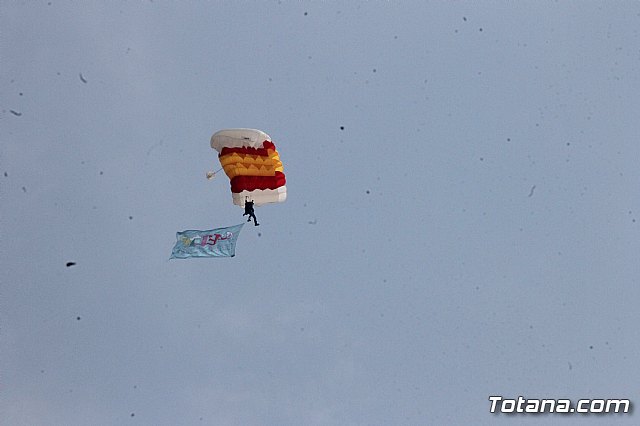Salto Acrobtico de la Patrulla PAPEA con motivo del Da Mundial de las Lipodistrofias 2018 - 86