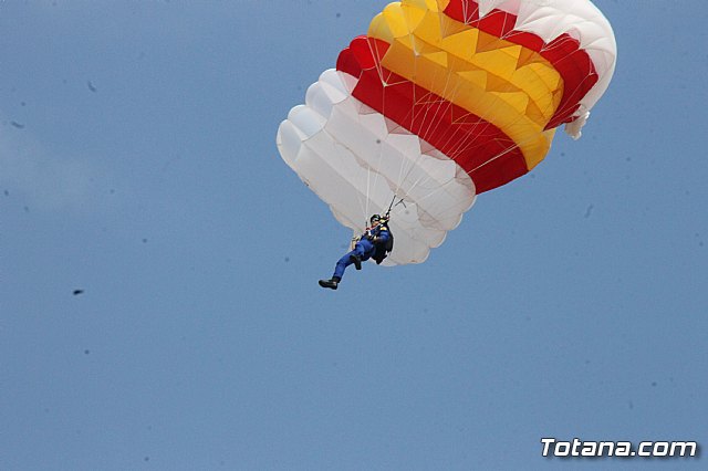 Salto Acrobtico de la Patrulla PAPEA con motivo del Da Mundial de las Lipodistrofias 2018 - 87